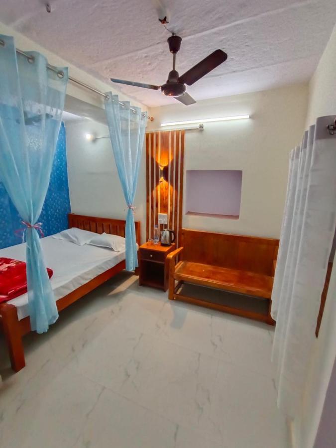 ורנאסי Sankardev Guest House D24 35 מראה חיצוני תמונה