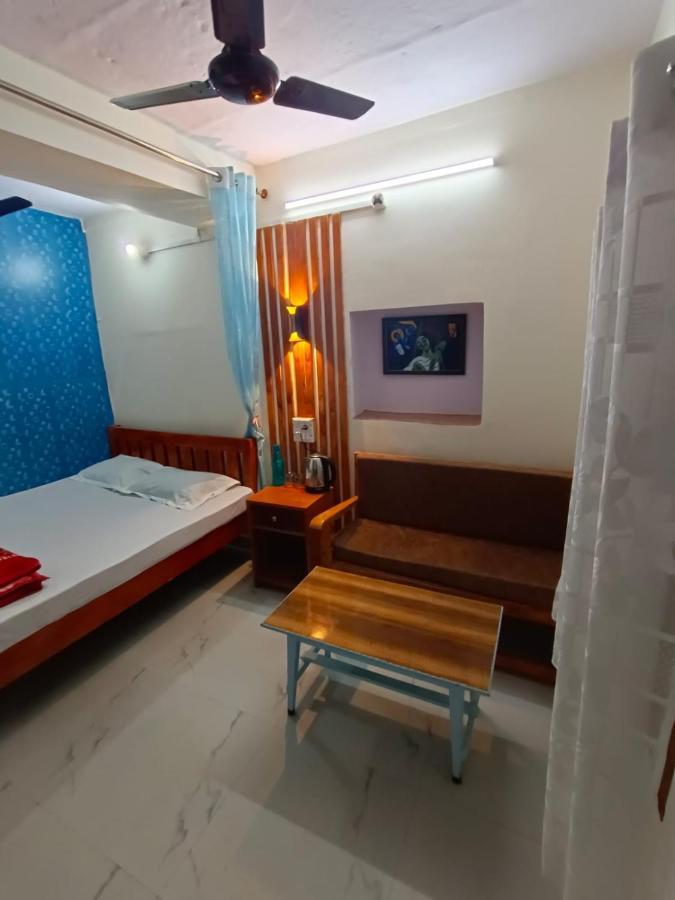 ורנאסי Sankardev Guest House D24 35 מראה חיצוני תמונה