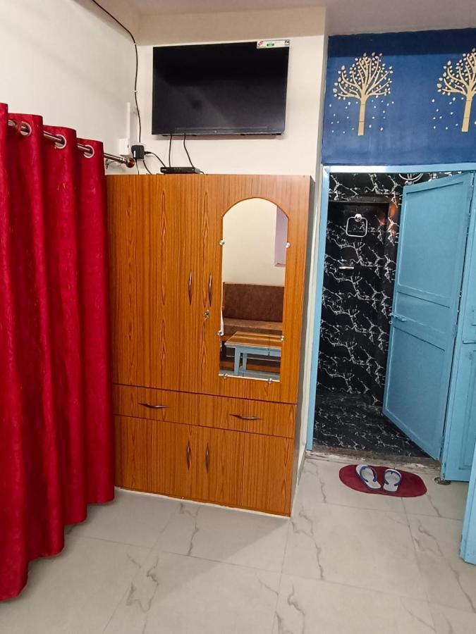 ורנאסי Sankardev Guest House D24 35 מראה חיצוני תמונה
